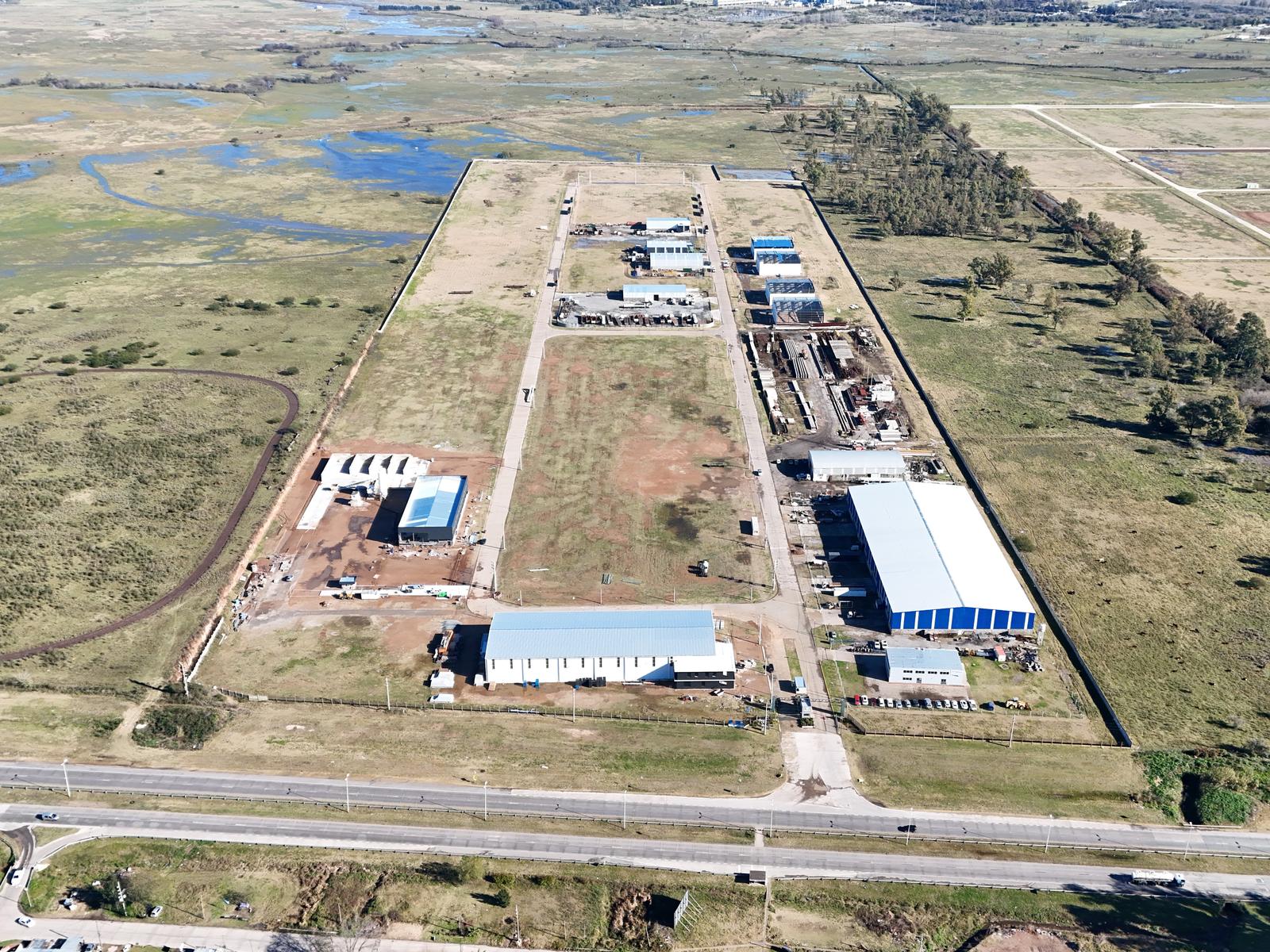 Vista aérea del Parque Pyme Campana con sus naves industriales